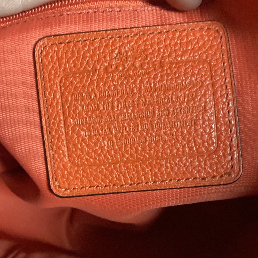 Coach bag 💼 beautiful orange 🍊 - Picture 5 of 7